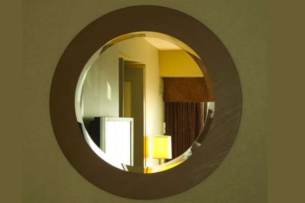 Vintage Ring-Shaped Mirror