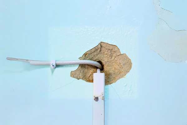 Find Air Leakage Points To Insulate Exterior Walls