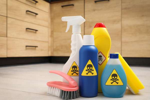 Natural Cleaning Solutions Vs. Chemical Cleaners