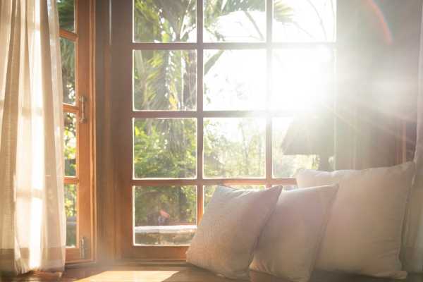Tips for Enhancing Farmhouse Aesthetics with Window Treatments